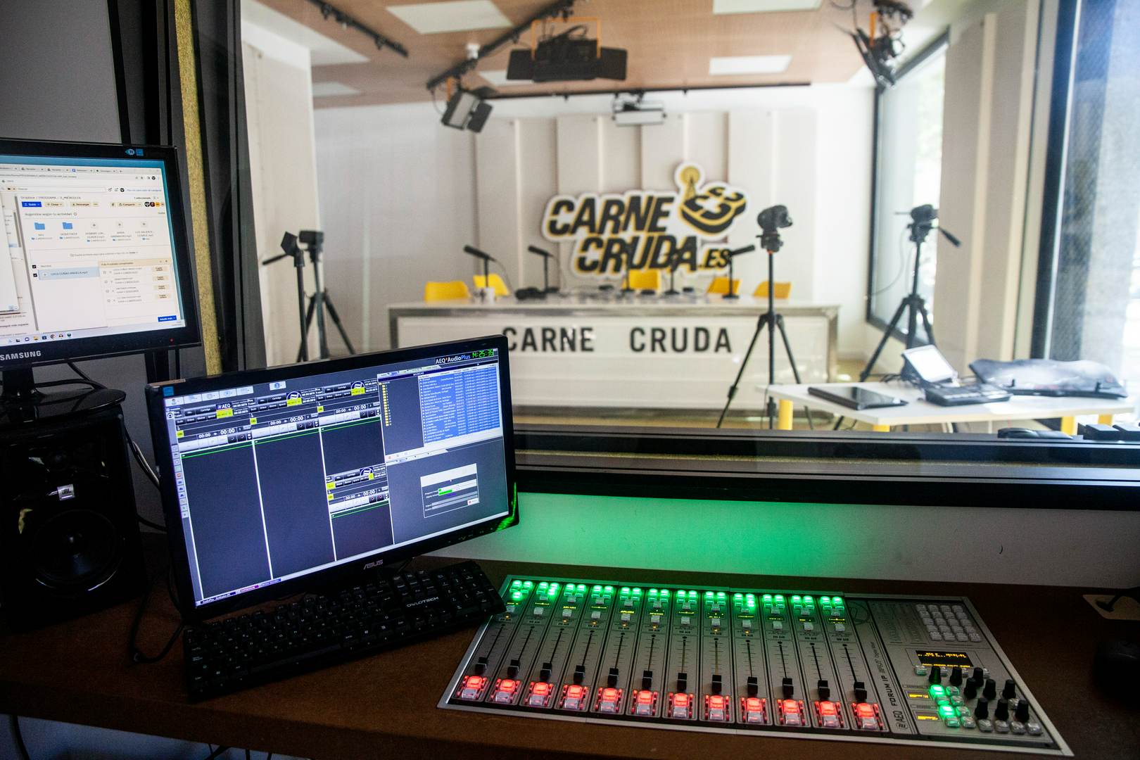 Alquila por horas Estudio de grabación estilo industrial