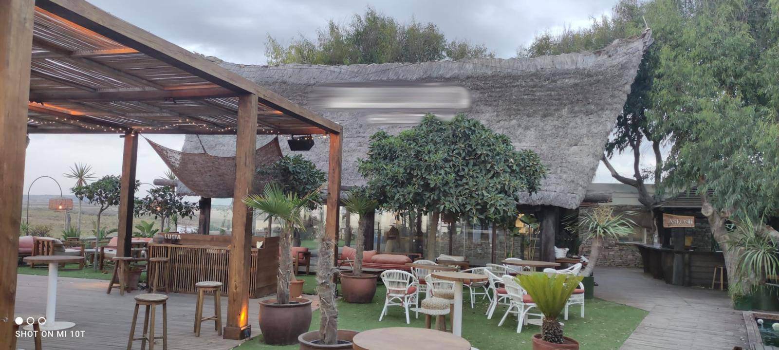 Alquila por horas espacio restaurante jardín en la playa