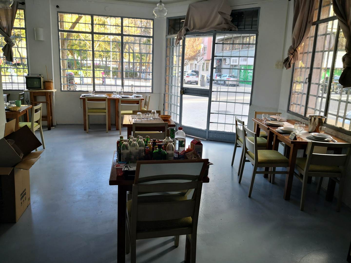 Alquila por horas Cafétéria con encanto con terraza al estilo  antiguo 