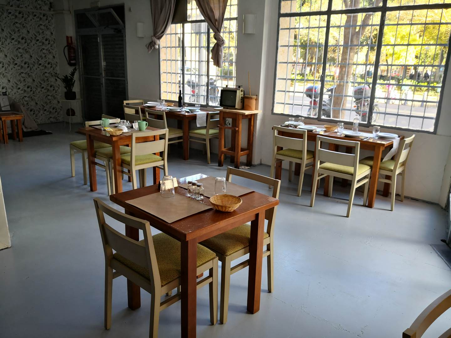 Alquila por horas Cafétéria con encanto con terraza al estilo  antiguo 