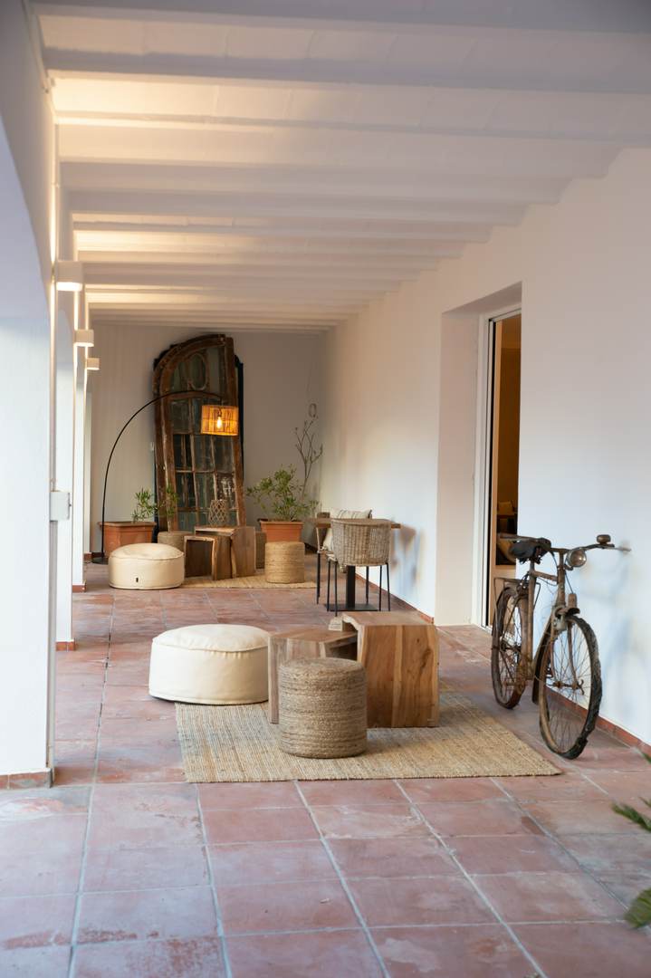 Alquila por horas Patio con porche estilo mediterráneo en Hostal Boutique  - Costa Brava