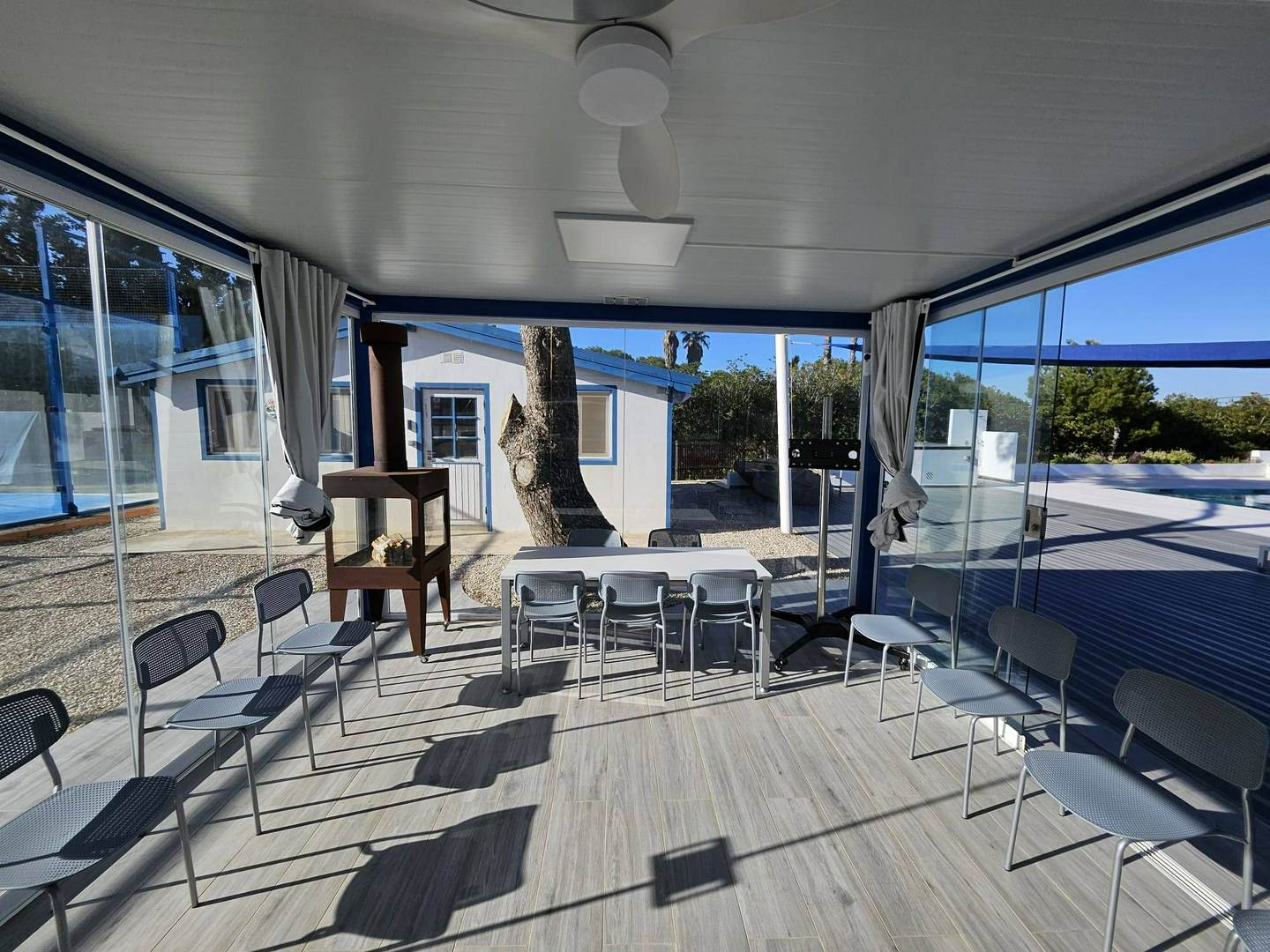 Alquila por horas Espacio sostenible de formación y eventos frente al mar