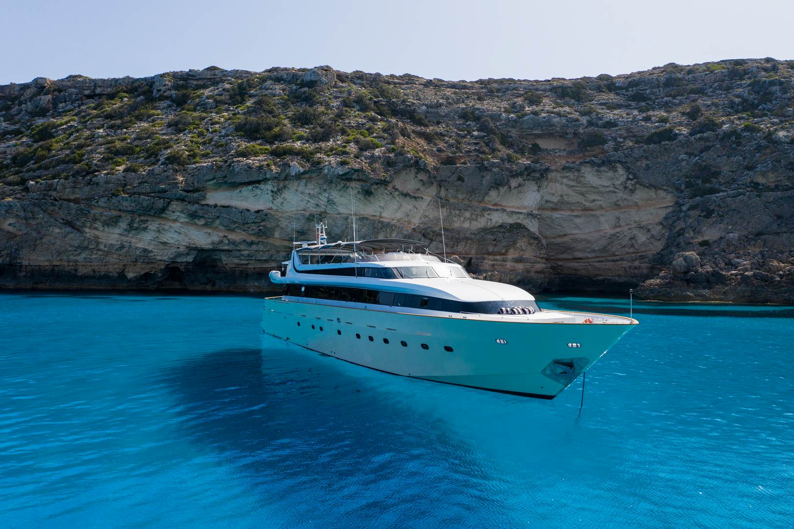 Alquila por horas Yate elegante en Ibiza