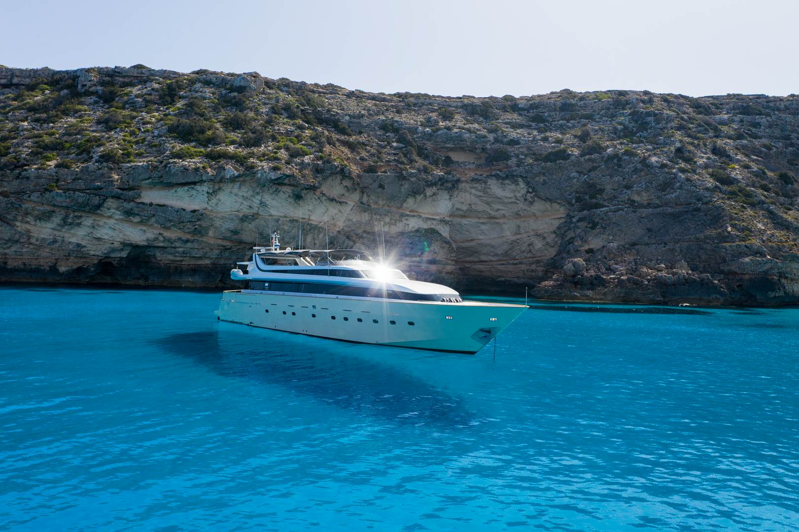 Alquila por horas Yate elegante en Ibiza