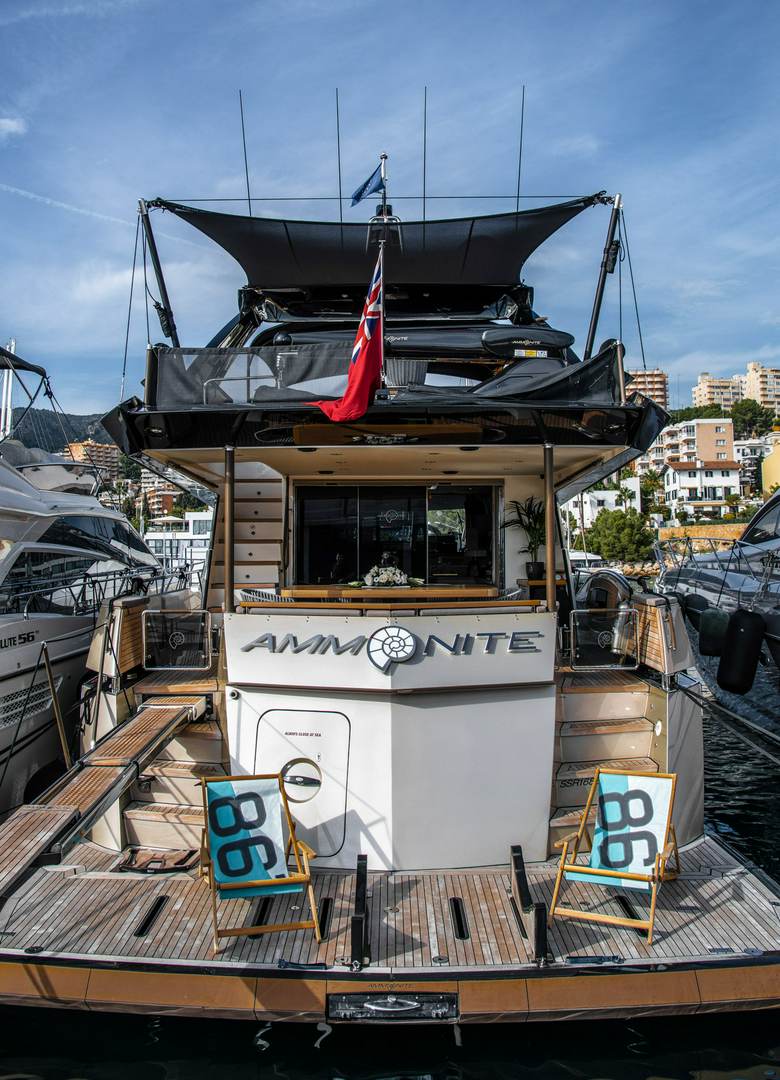 Alquila por horas Yate de lujo en Ibiza