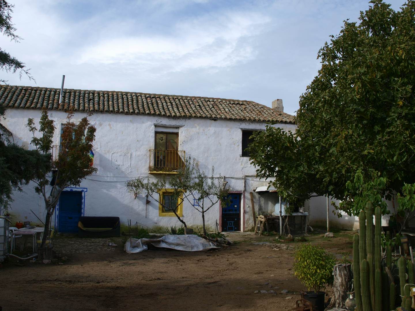 Alquila por horas Finca rústica rodeada de cultivo de pistachos y cereal