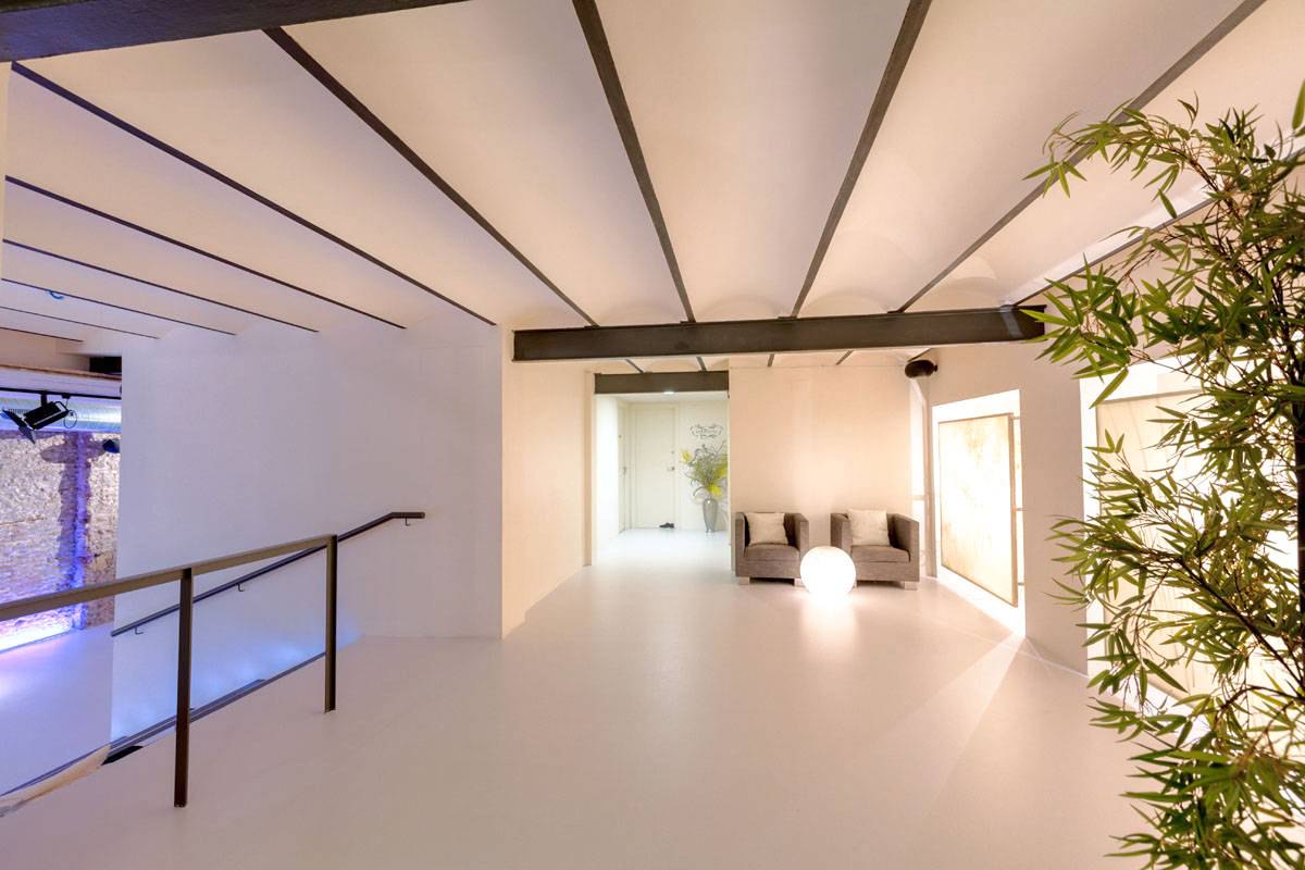 Alquila por horas Sala moderna para reuniones en Barcelona