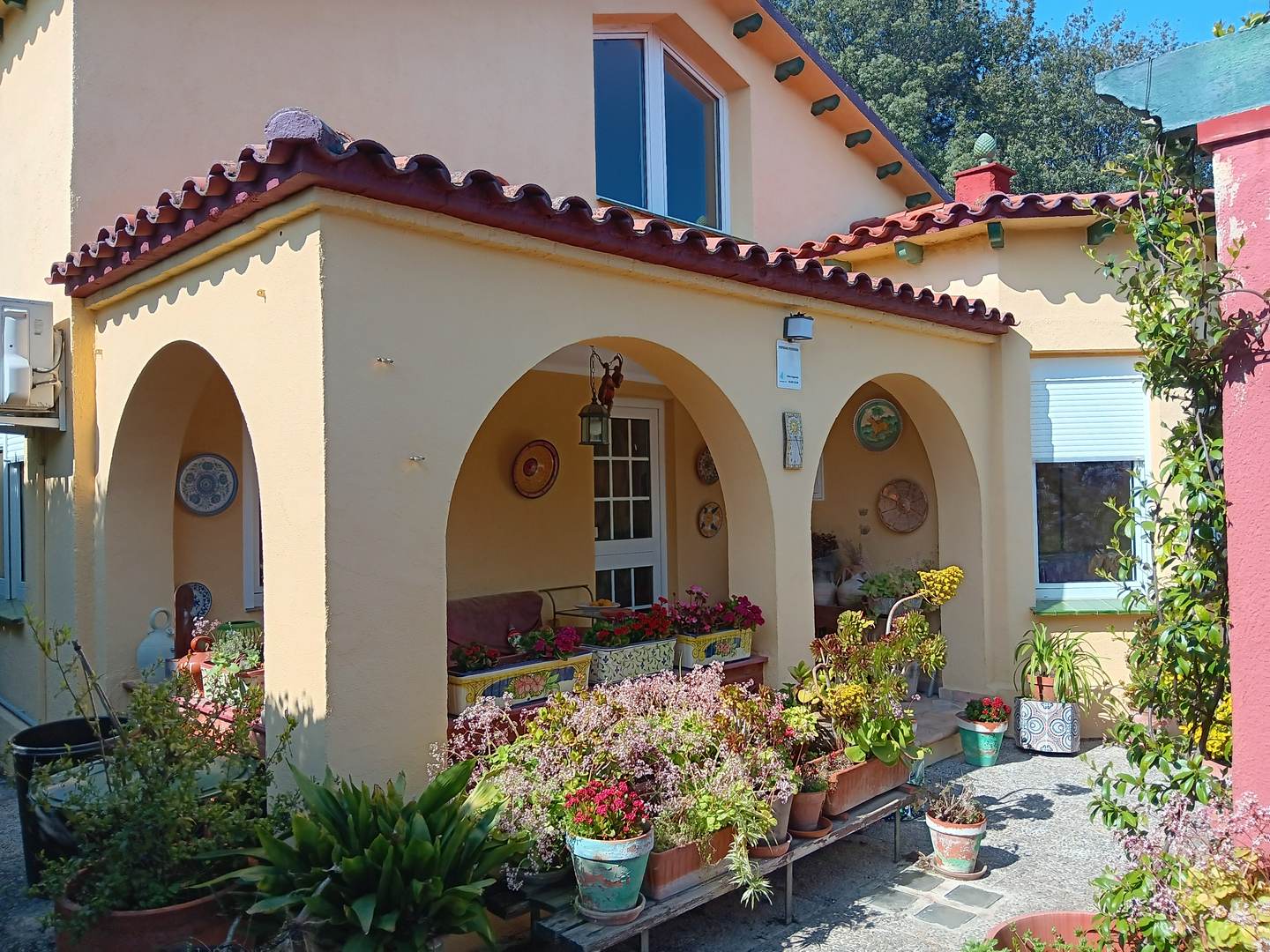 Alquila por horas CASA EN LA FLORESTA DE ESTILO SAN fRANCISCO
