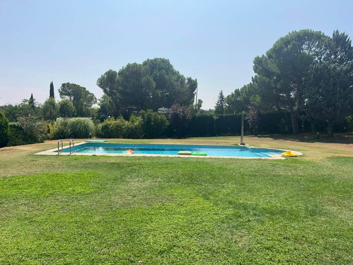 Alquila por horas Chalet independiente con amplio jardín en Ciudalcampo