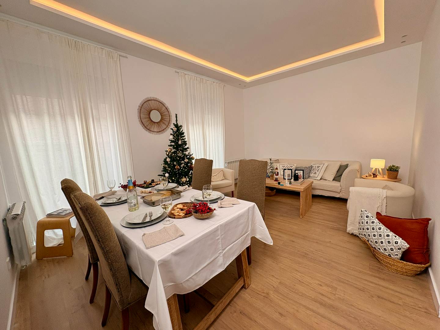 Alquila por horas Piso Exterior en Chamberí - Balcones a calle y Cocina en Isla - 