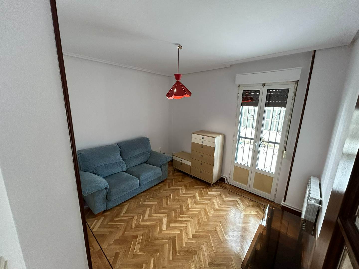 Alquila por horas Vivienda unifamiliar con amplio patio interior