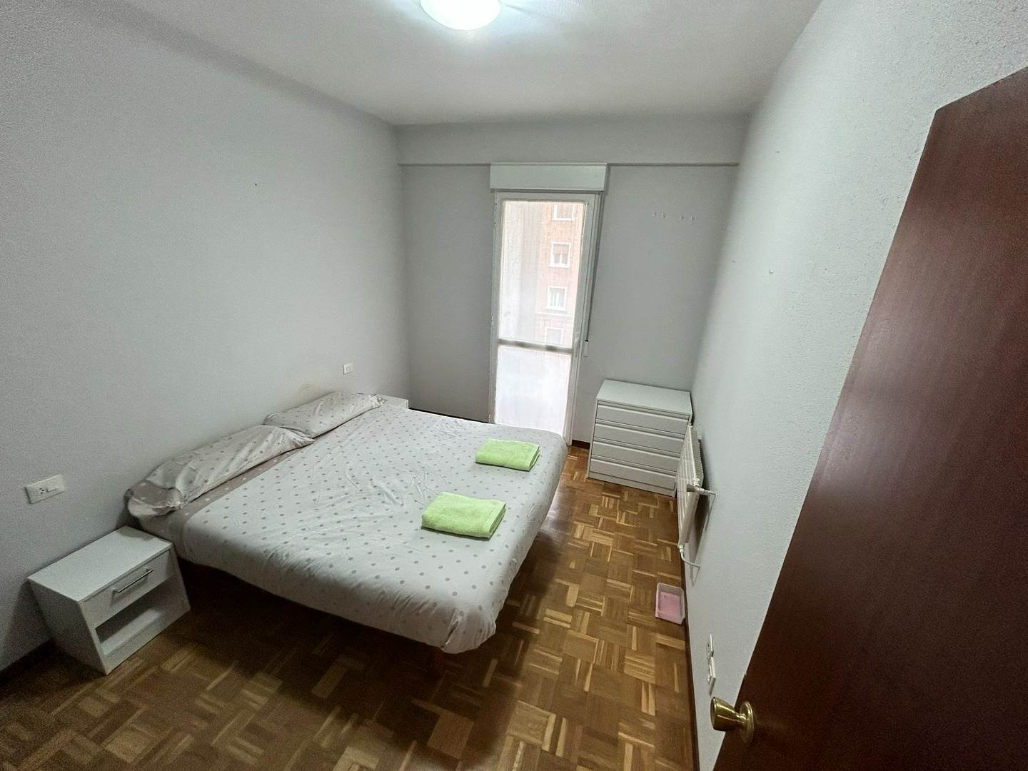 Alquila por horas Vivienda unifamiliar con patio interior