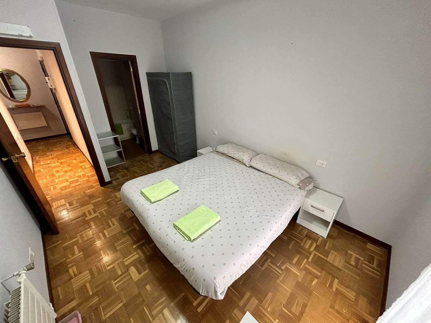 Alquila por horas Vivienda unifamiliar con patio interior