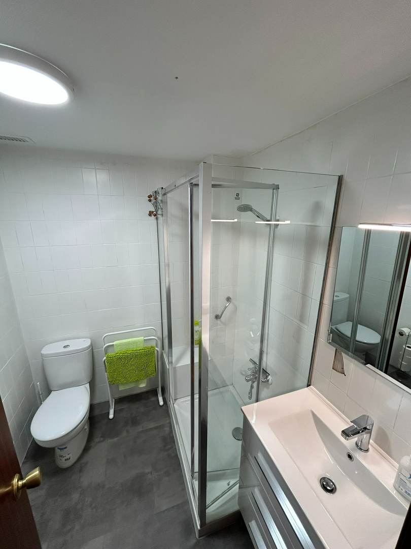 Alquila por horas Vivienda unifamiliar con patio interior