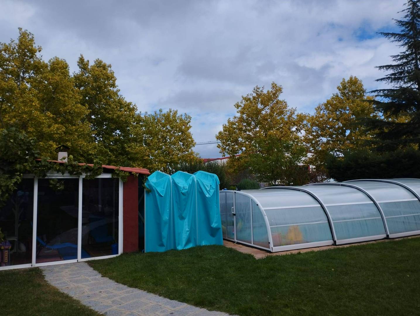 Alquila por horas Piscina climatizada y jardin