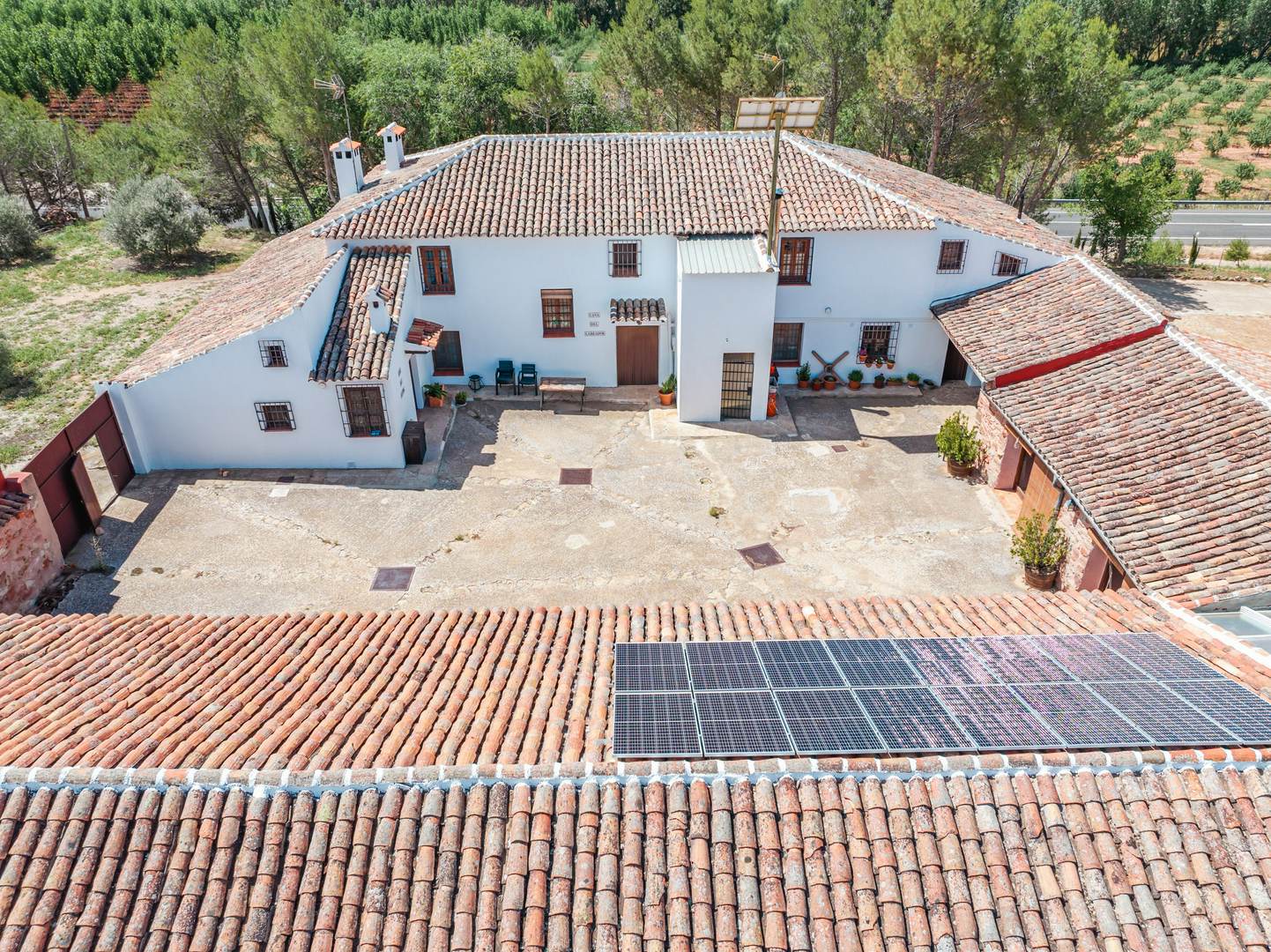 Alquila por horas Finca con olivos, piscina y Spa en la Sierra de Albacete