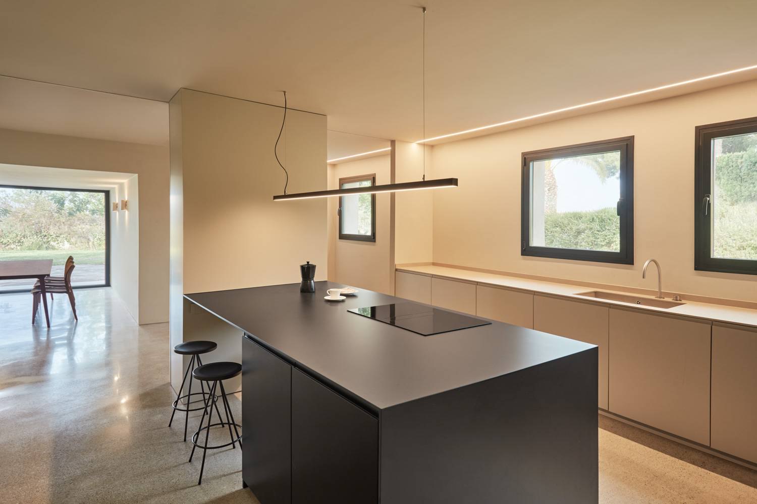 Alquila por horas Vivienda unifamiliar con estilo minimalista