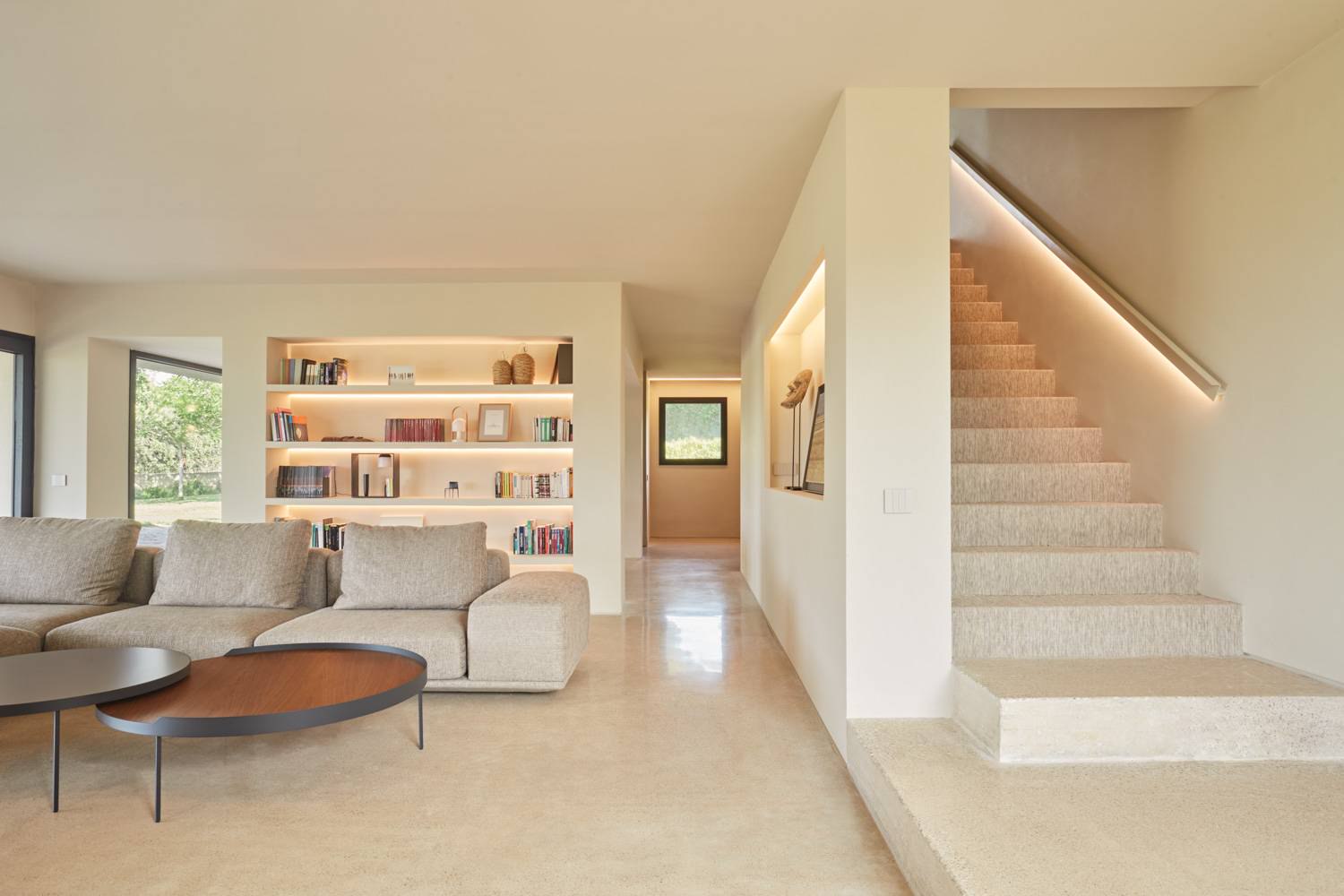 Alquila por horas Vivienda unifamiliar con estilo minimalista