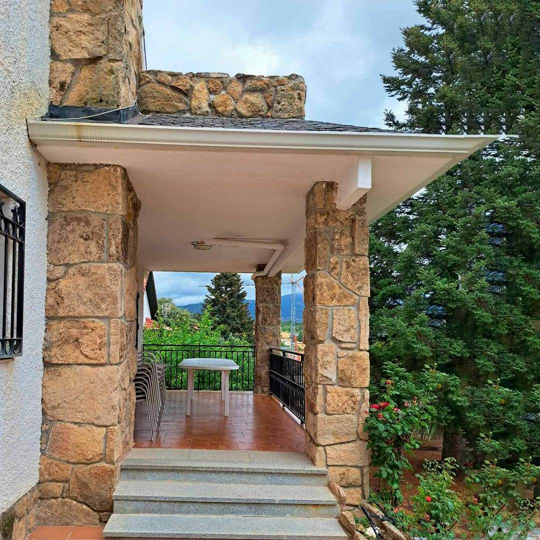 Alquila por horas Chalet de estilo rústico clásico