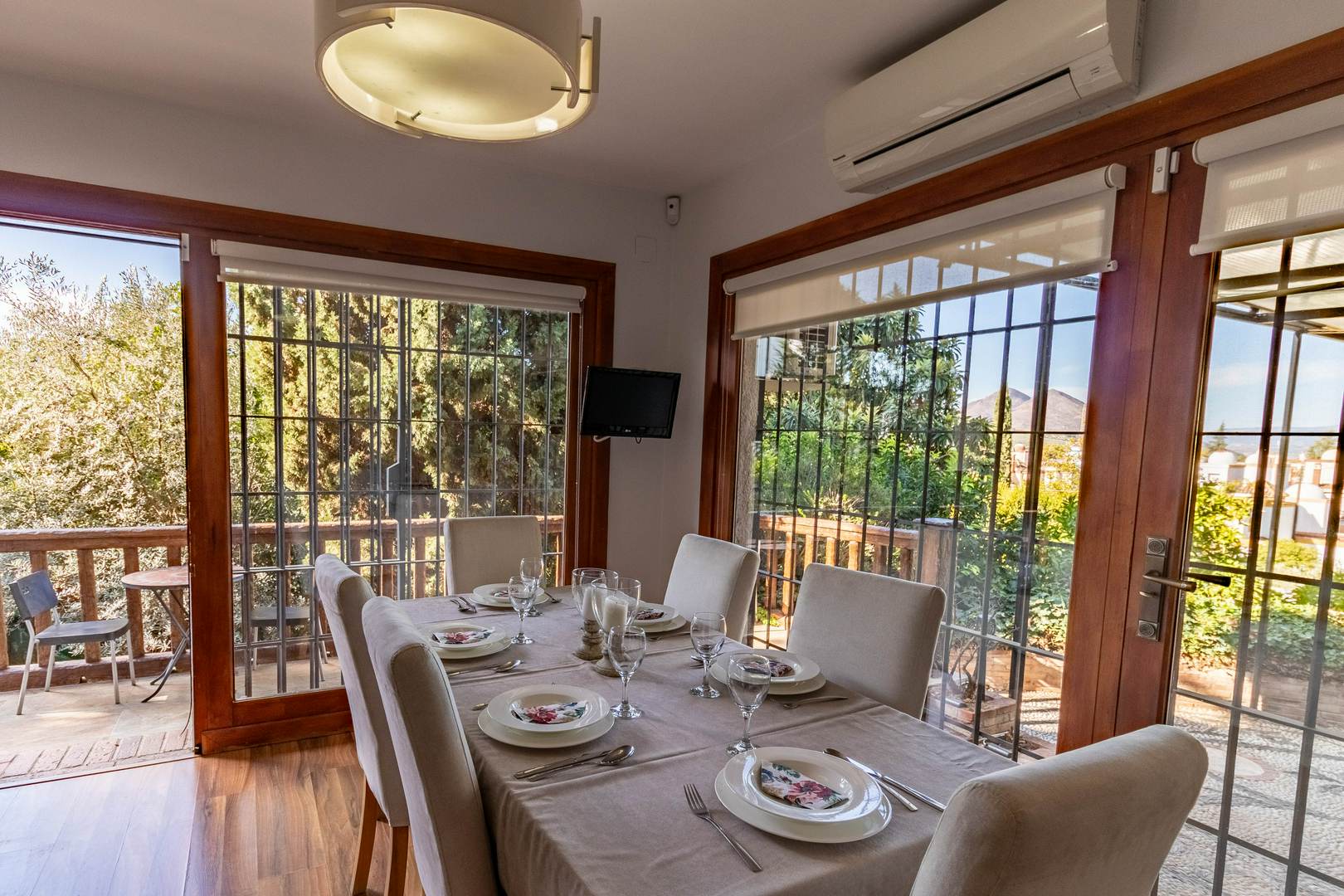 Alquila por horas ¡Villa de Lujo! Piscina, jardín y Jacuzzi