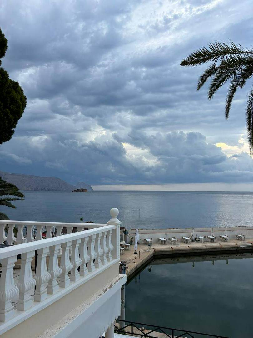 Alquila por horas Maravilloso apartamento en primera linea de Mar Mediterraneo