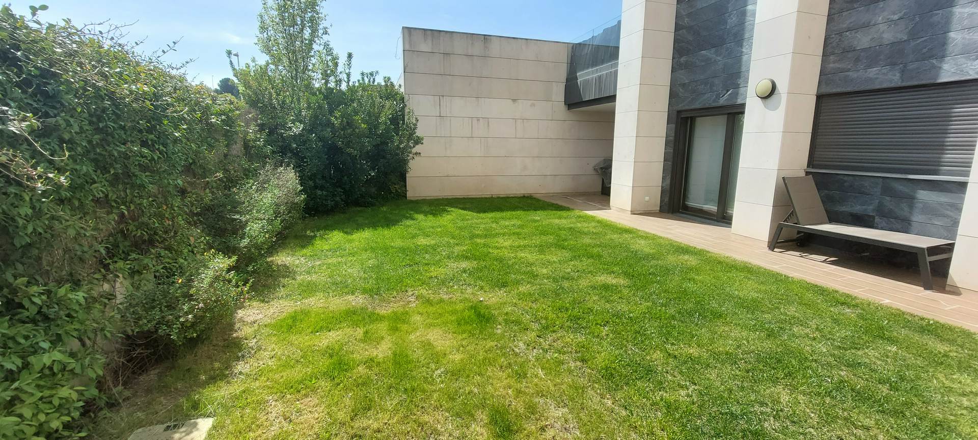 Alquila por horas Piso amplio con enorme jardín en planta baja