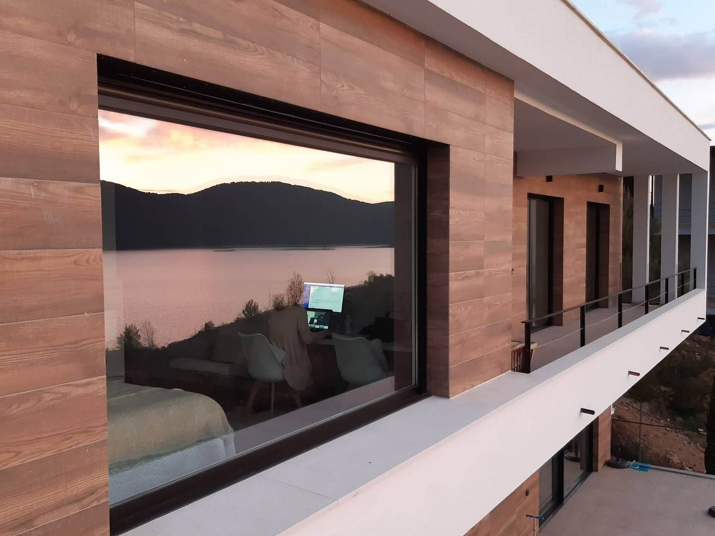 Alquila por horas Casa Contemporánea con vistas Lago Entrepeñas a 1h de Madrid