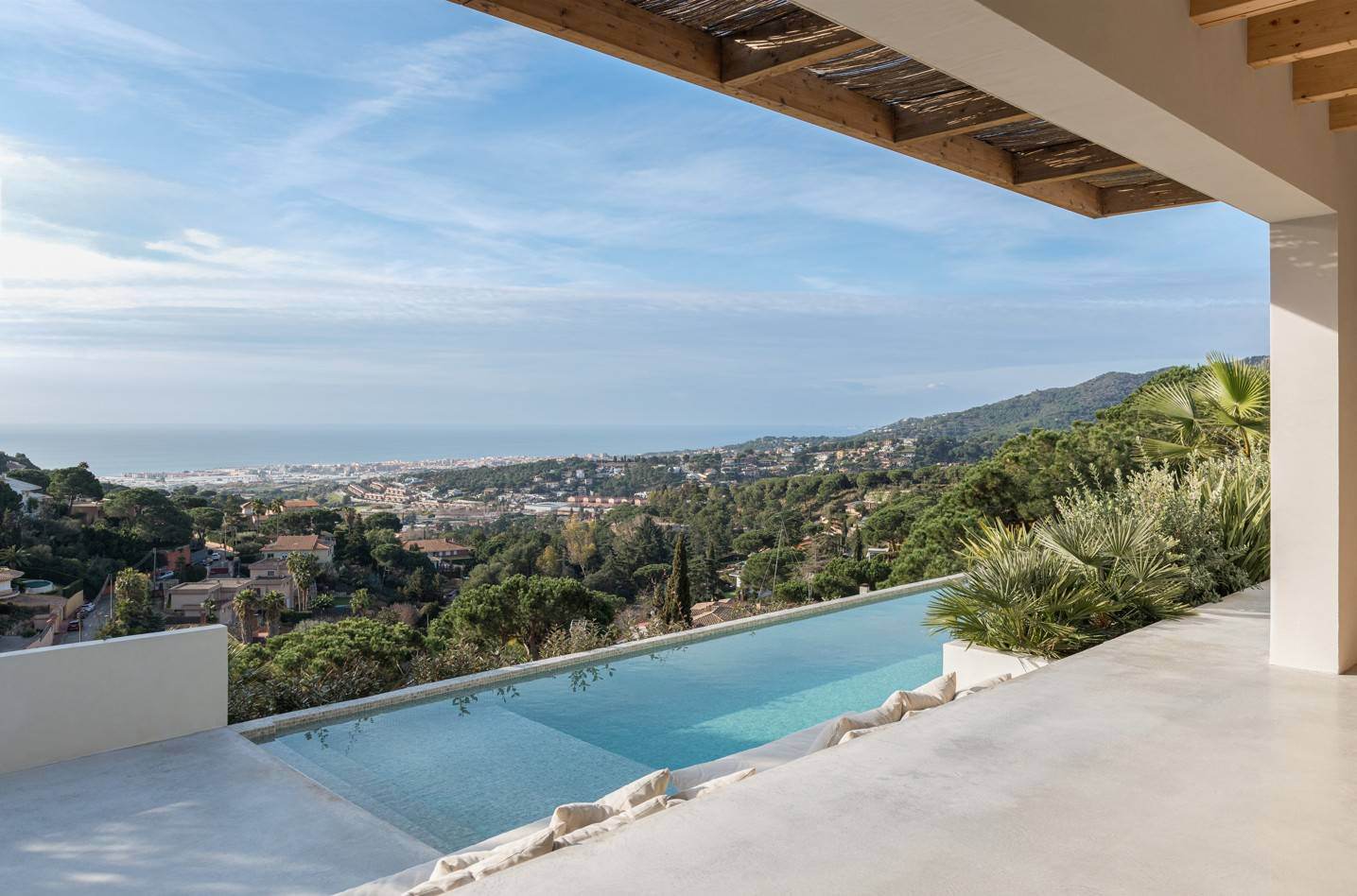 Alquila por horas Vivienda unifamiliar con vistas al mar