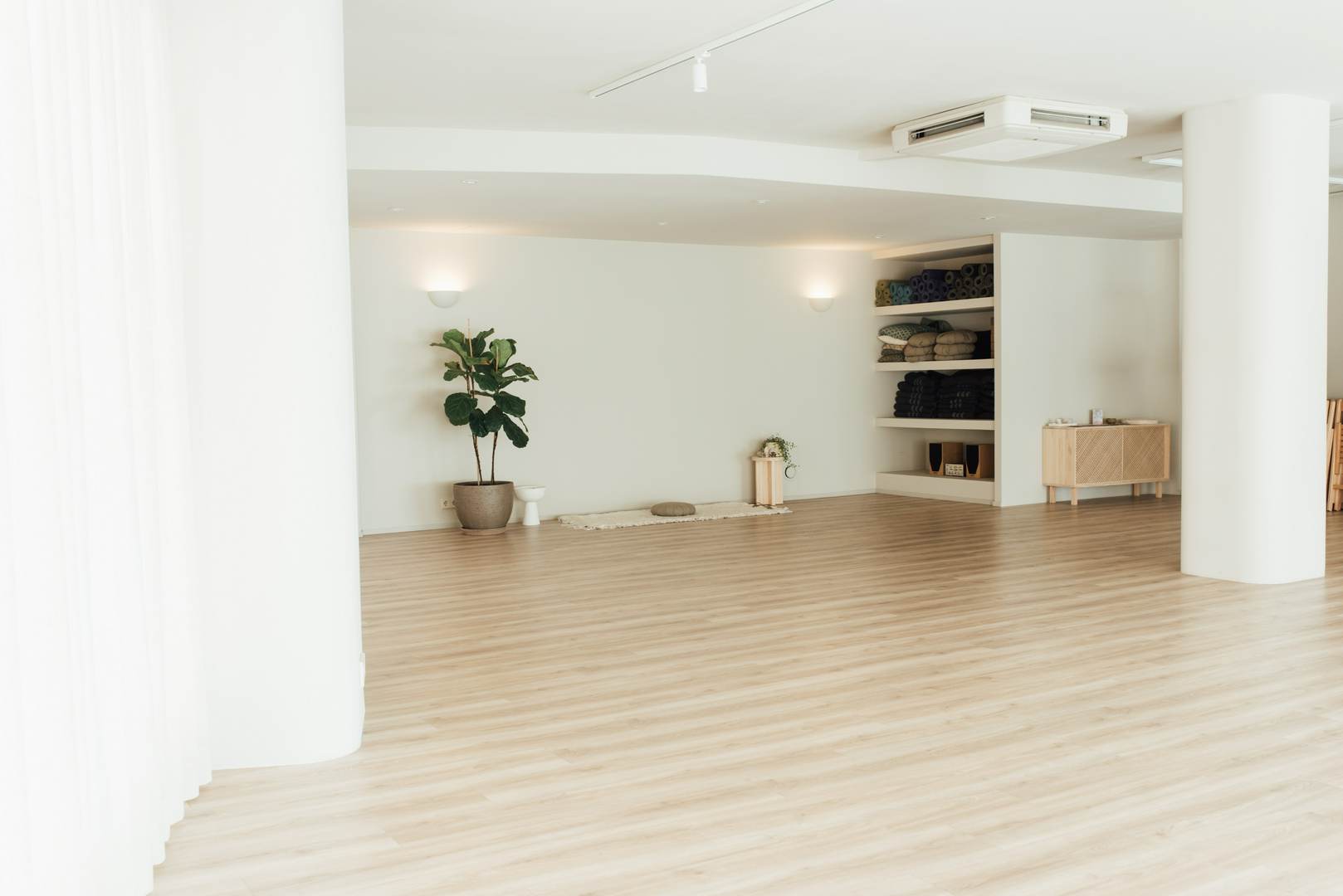 Alquila por horas Centro de Yoga y terapias exclusivo de diseño