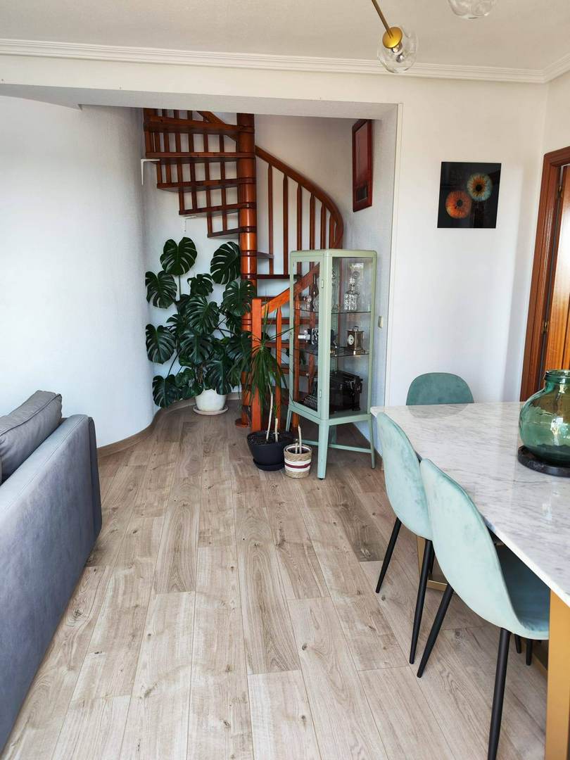 Alquila por horas Vivienda unifamiliar con terraza de 45 m con vistas abiertas.