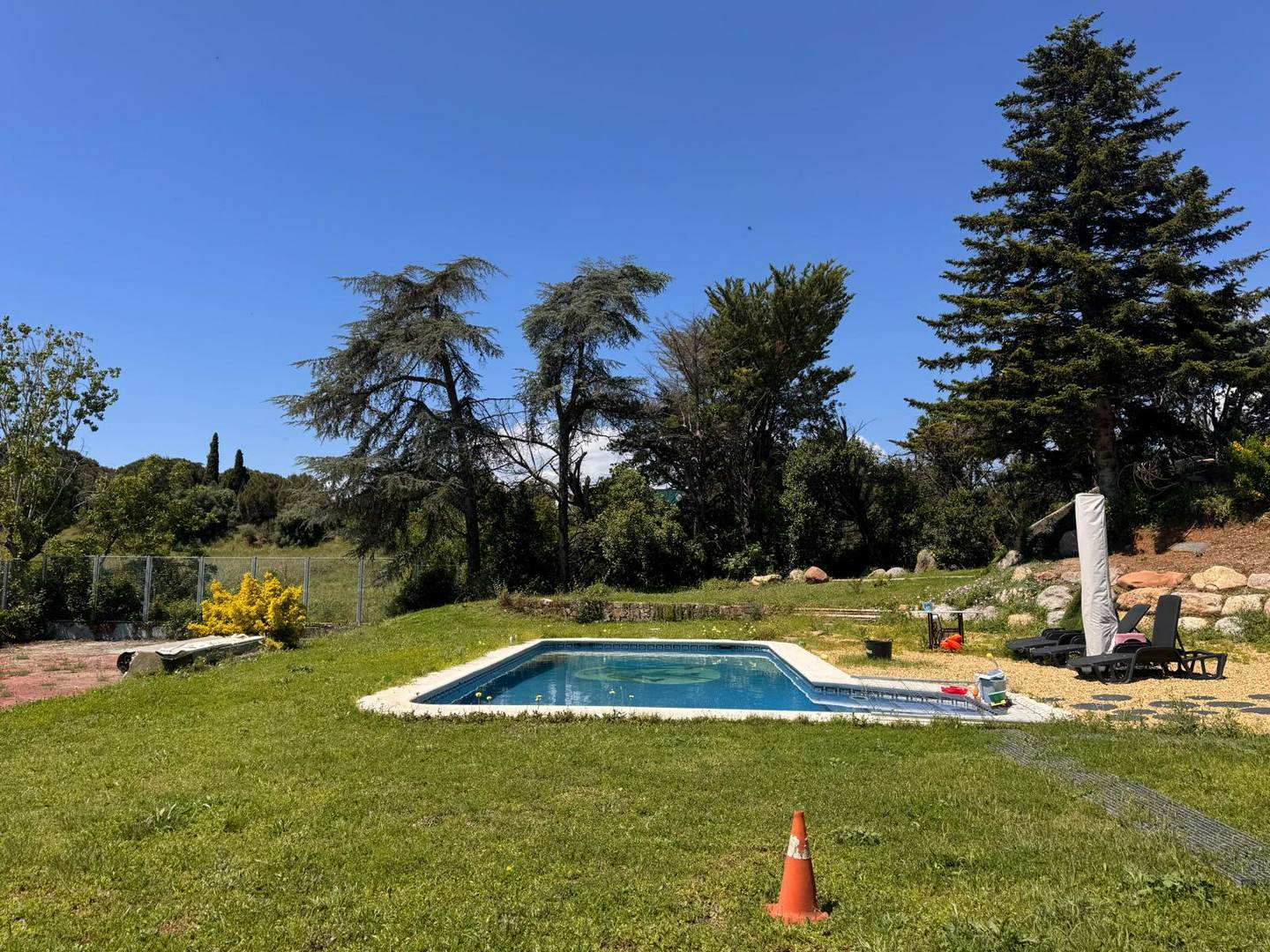 Alquila por horas Precioso Jardín con Piscina