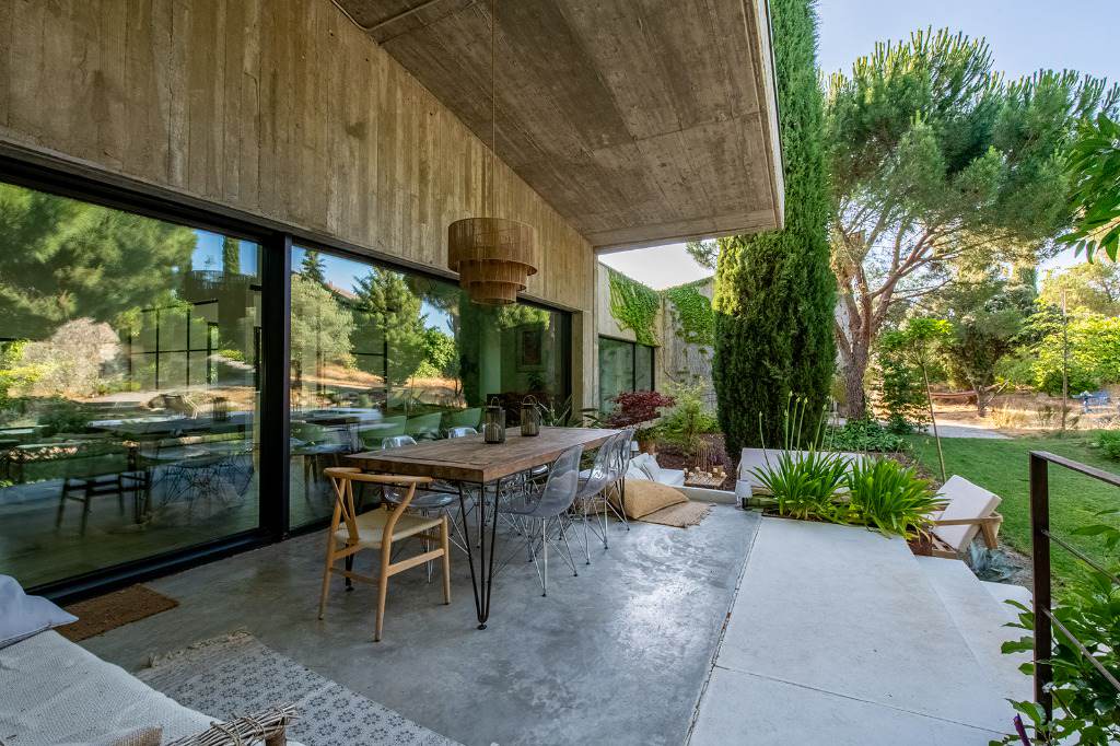 Alquila por horas Casa brutalista contemporánea en entorno natural