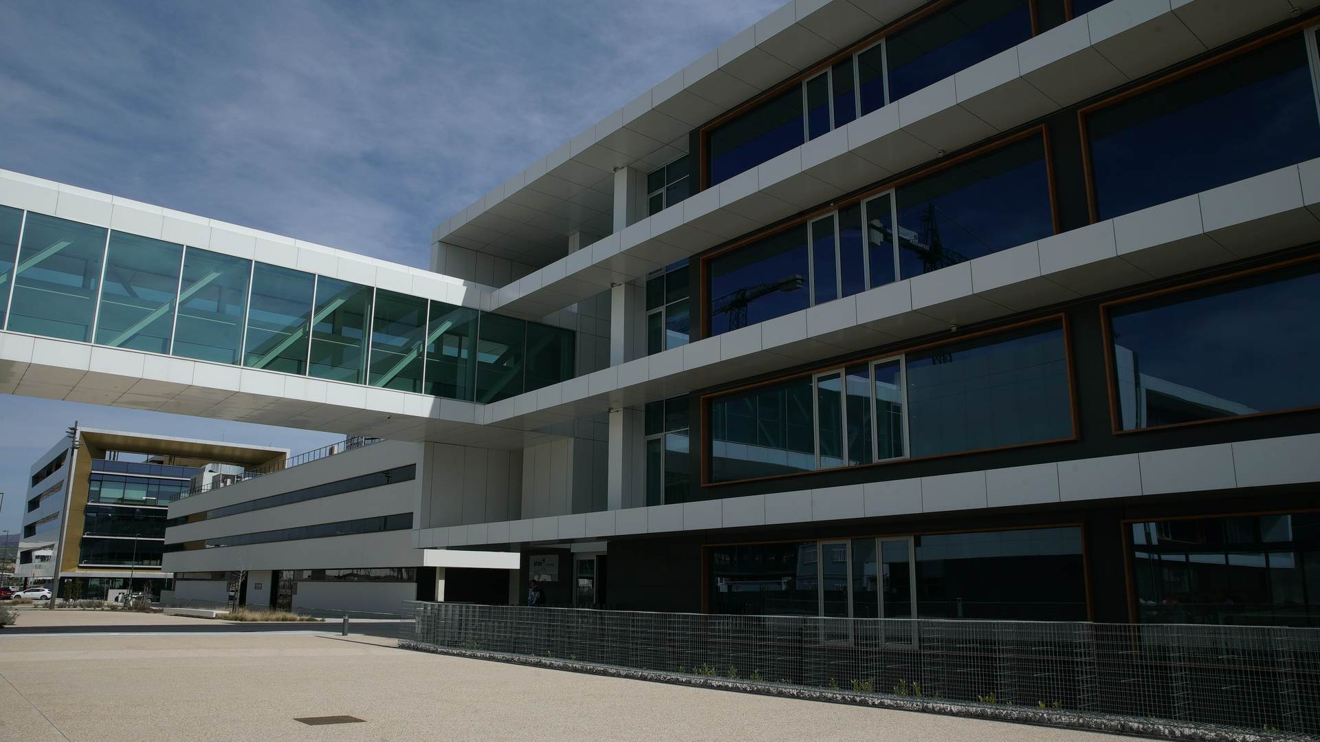 Alquila por horas 20.000 m² de espacios profesionales: platós, estudios y aulas para tu producción