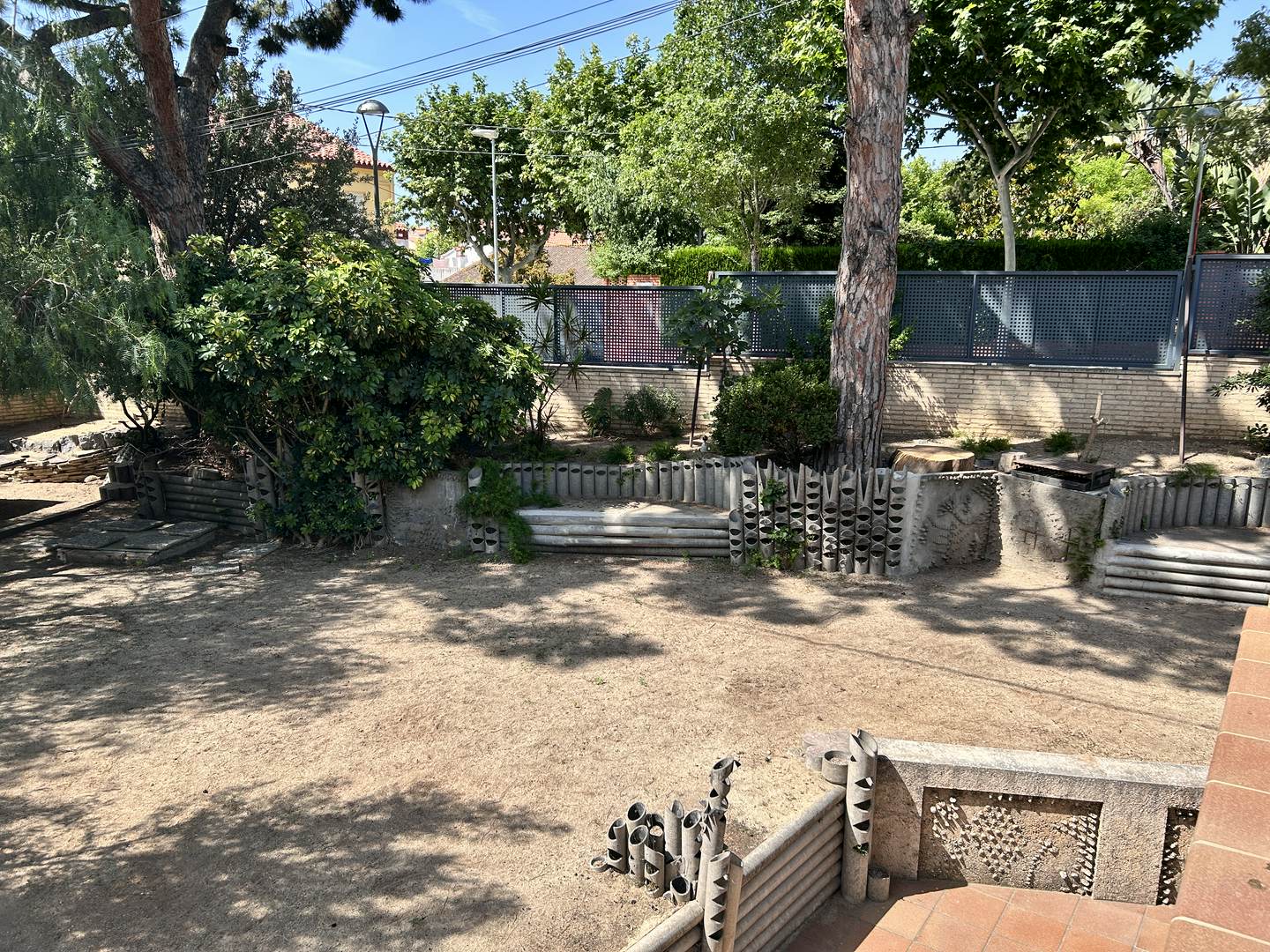 Alquila por horas Vivienda familiar con jardín y piscina