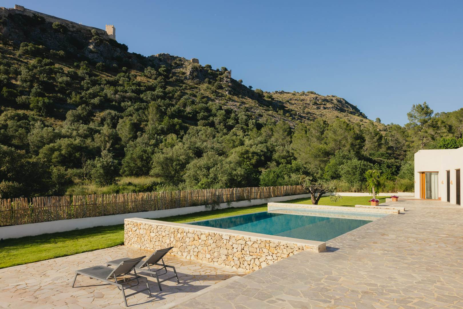 Alquila por horas Arquitectura mediterránea en plena naturaleza