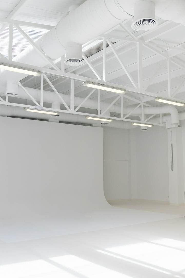 Alquila por horas Nave industrial muy luminosa en Ventas