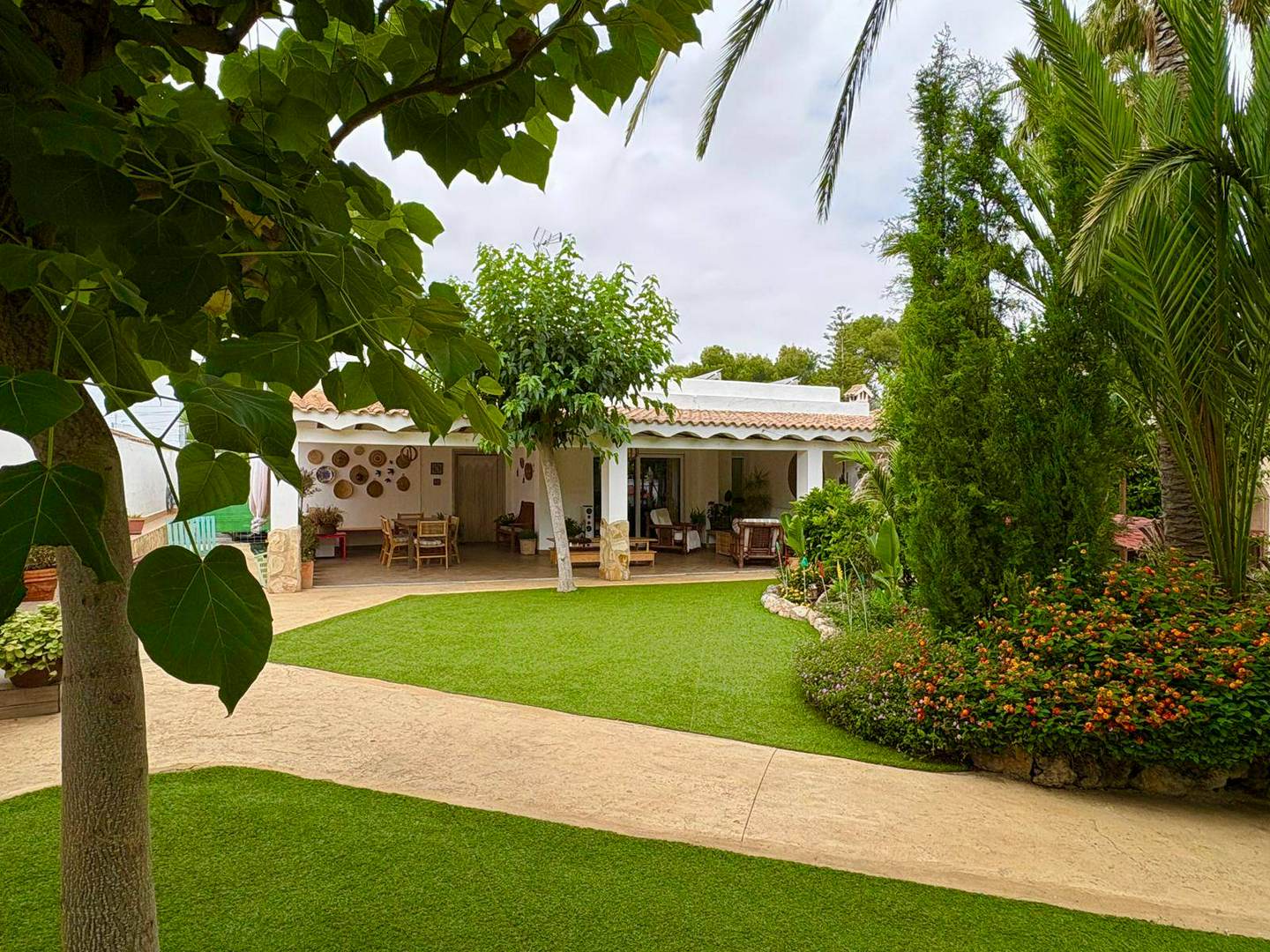 Alquila por horas Vivienda unifamiliar estilo mediterráneo 