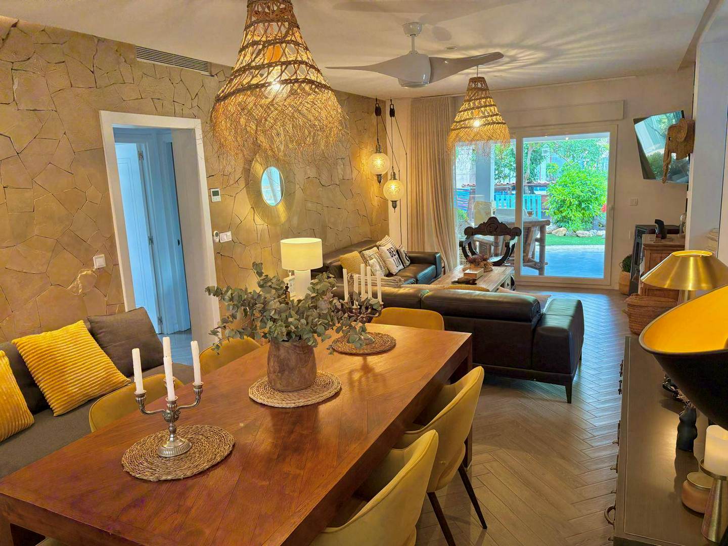 Alquila por horas Vivienda unifamiliar estilo mediterráneo 
