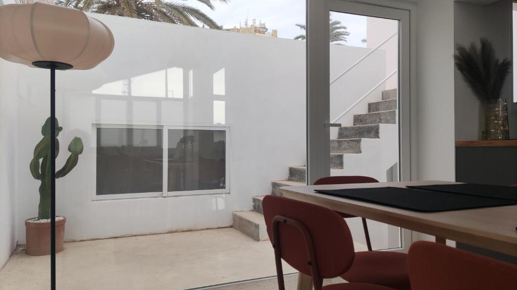 Alquila por horas Vivienda de estilo colonial en la icónica urbanización Los Cubanitos de La Manga del Mar Menor