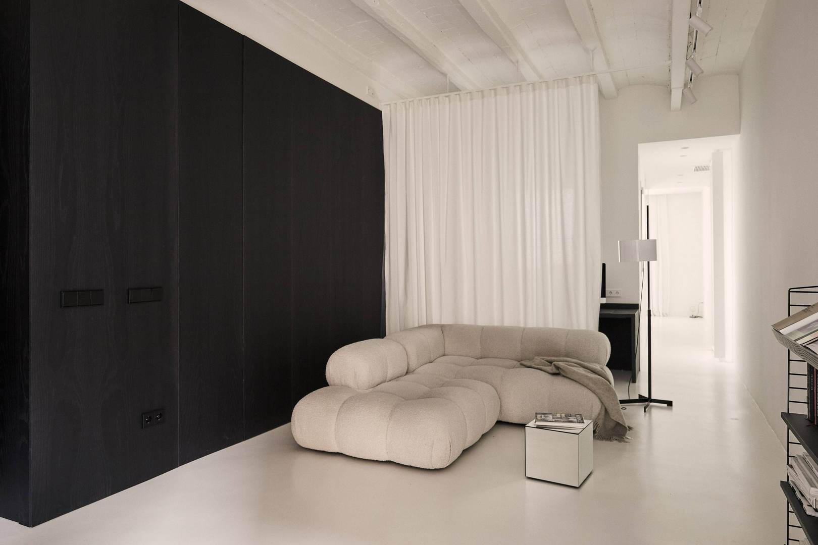 Alquila por horas Loft minimalista tipo casa-estudio en Gracia 
