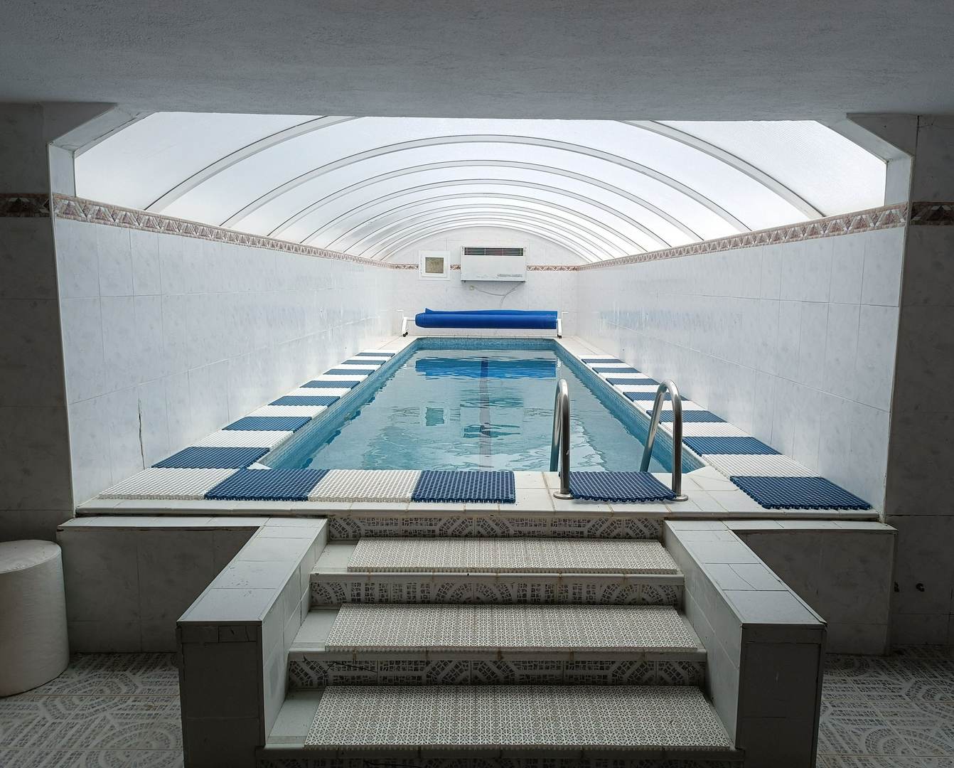 Alquila por horas Piscina interior con sauna 