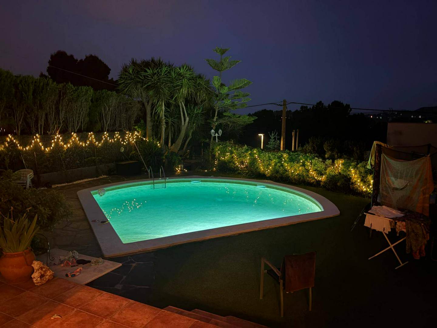 Alquila por horas Vivienda unifamiliar con piscina