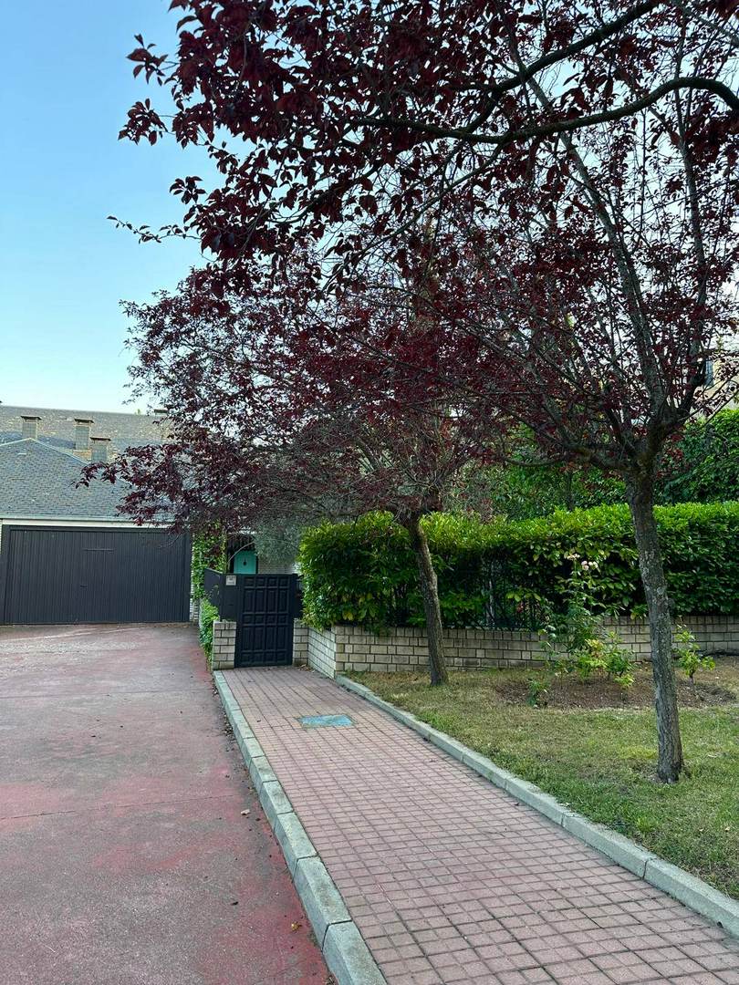 Alquila por horas Vivienda unifamiliar pareada de estilo Americano