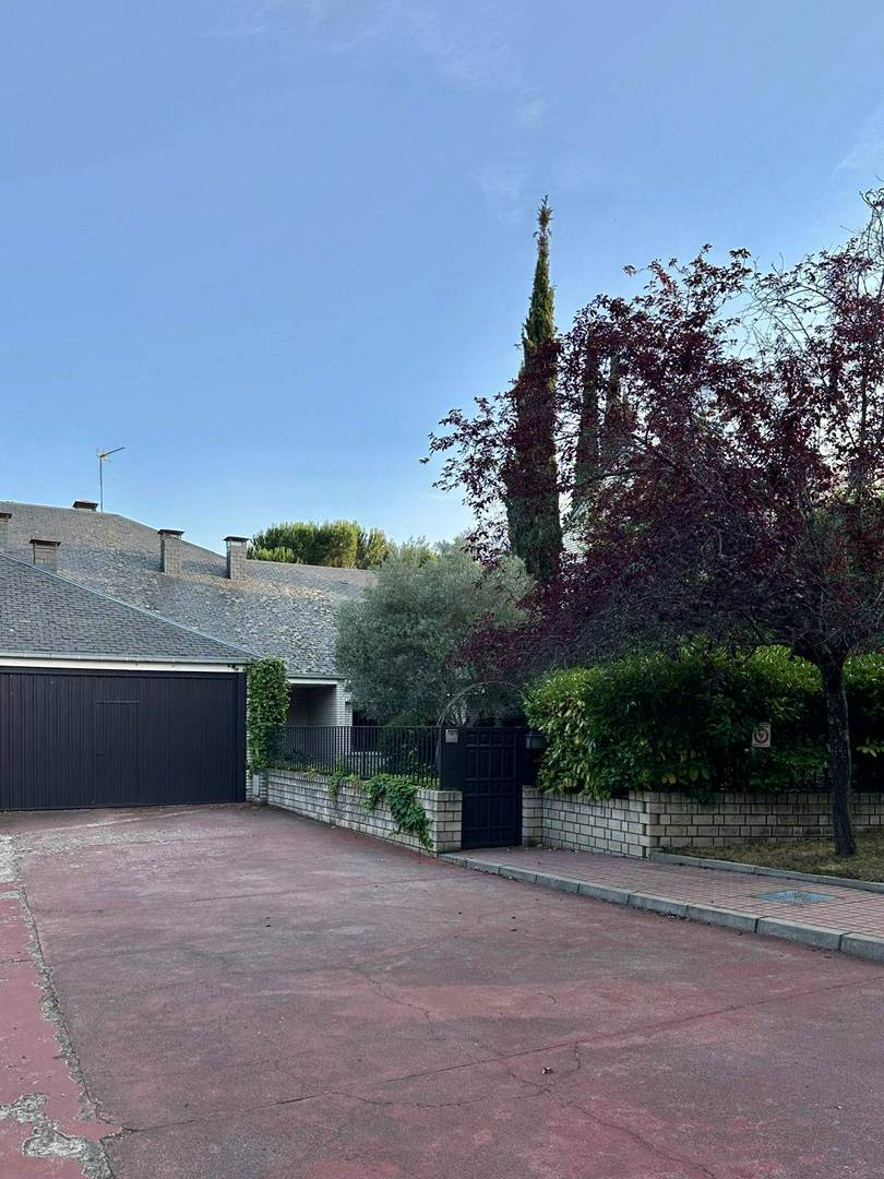 Alquila por horas Vivienda unifamiliar pareada de estilo Americano