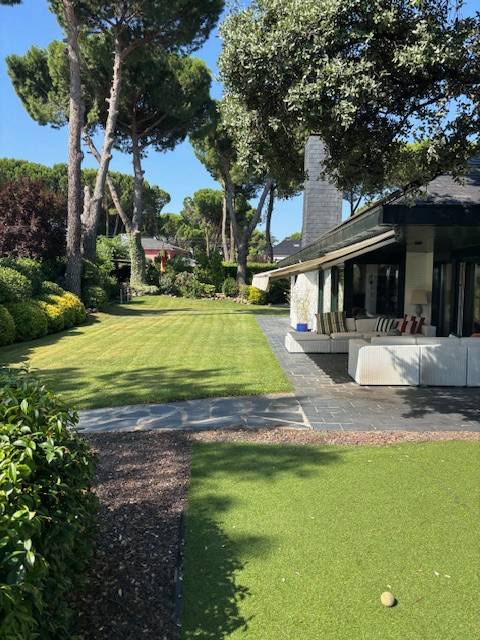 Alquila por horas Vivienda unifamiliar con un jardin maravilloso