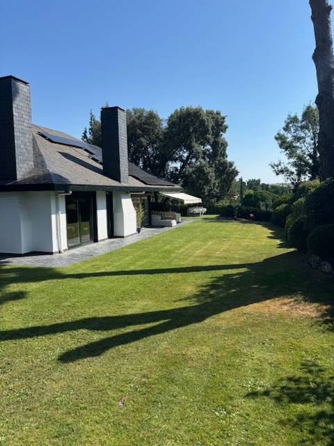 Alquila por horas Vivienda unifamiliar con un jardin maravilloso