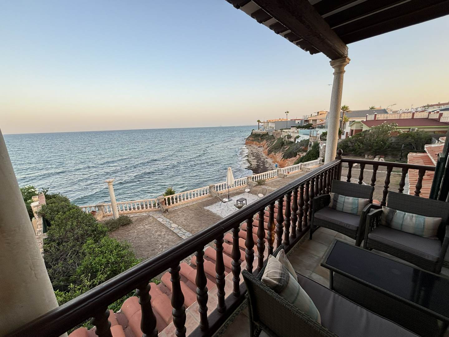 Alquila por horas Vivienda unifamiliar en primera linea de mar