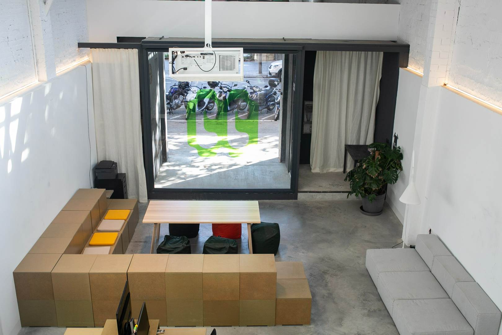 Alquila por horas Oficina Estilo Industrial en Poblenou