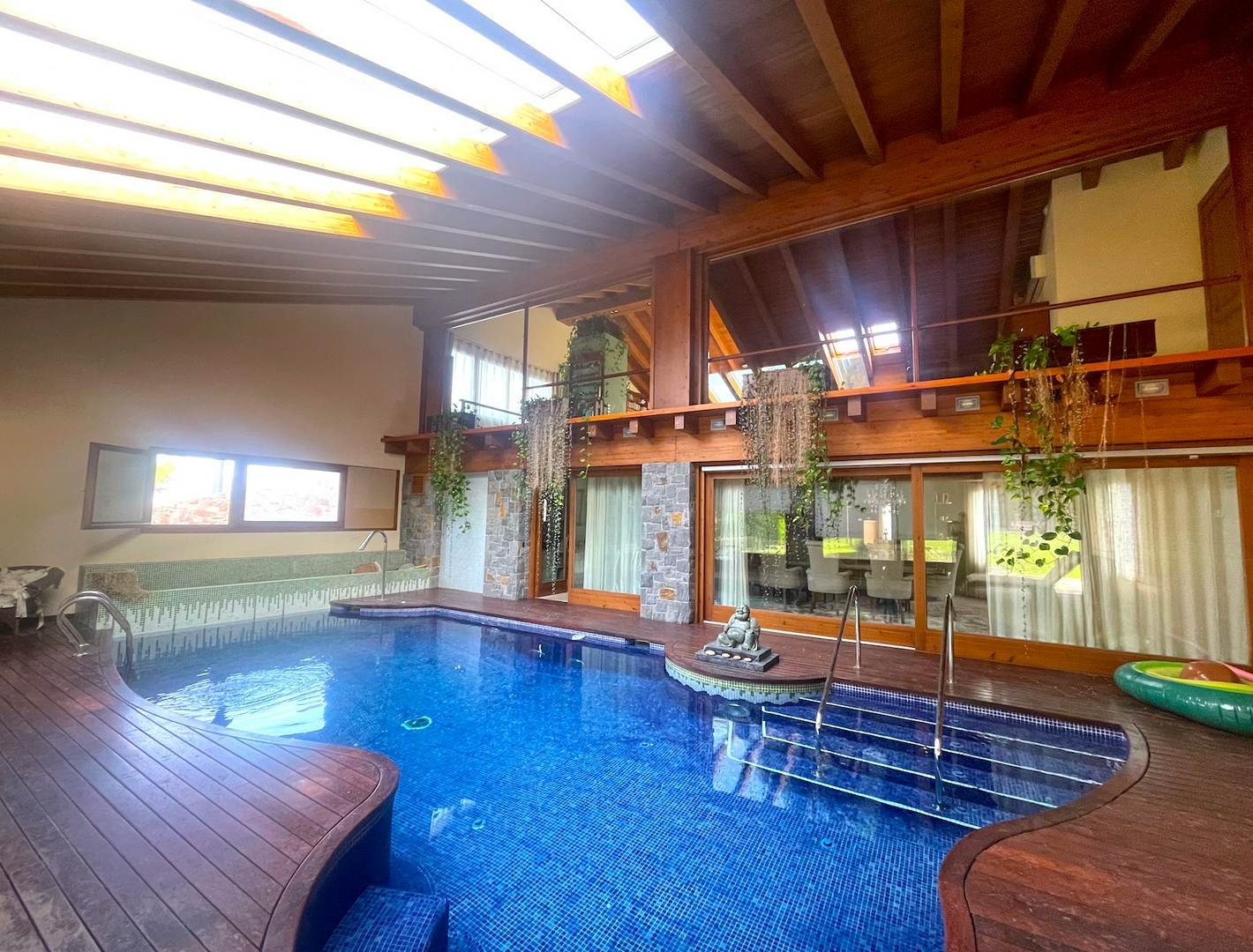 Alquila por horas Casa de lujo con piscina interior y amplio jardín