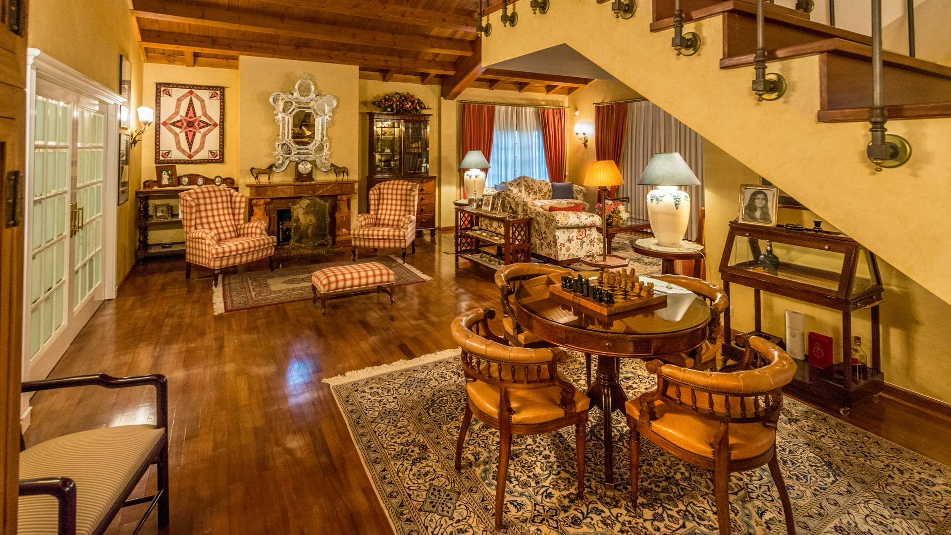 Alquila por horas Casa de lujo con piscina interior y jardín